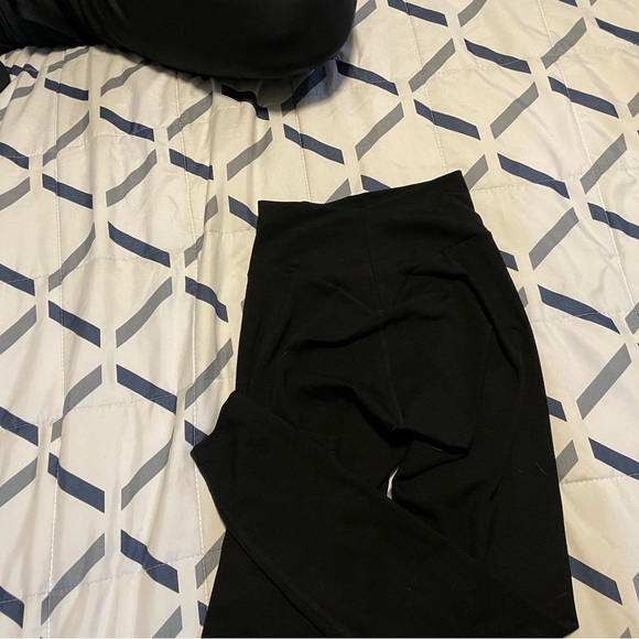 Bombshell Sportswear Refined Ribbed leggings - Picture 4 of 10